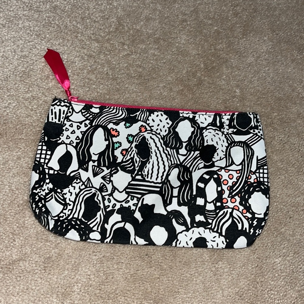 IPSY BAG MAKEUP COSMETIC BLACK WHITE PINK COLOR YOURSELF